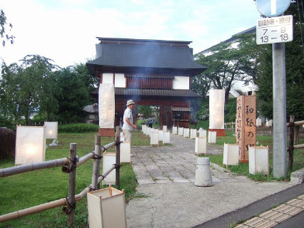 いいやま灯篭まつり　「静」　灯篭（城山）